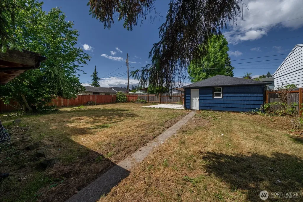 1425 S 52nd Street Tacoma WA 98408