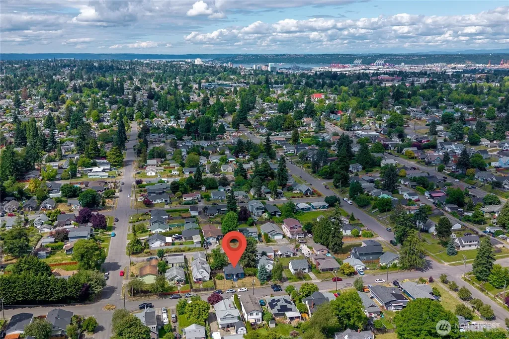 1425 S 52nd Street Tacoma WA 98408