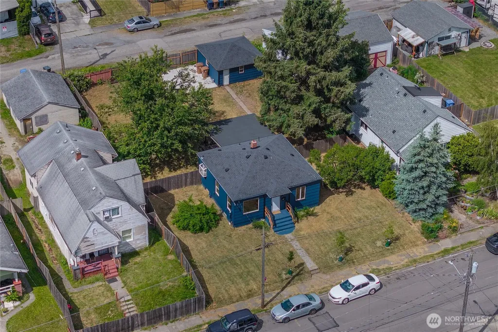 1425 S 52nd Street Tacoma WA 98408