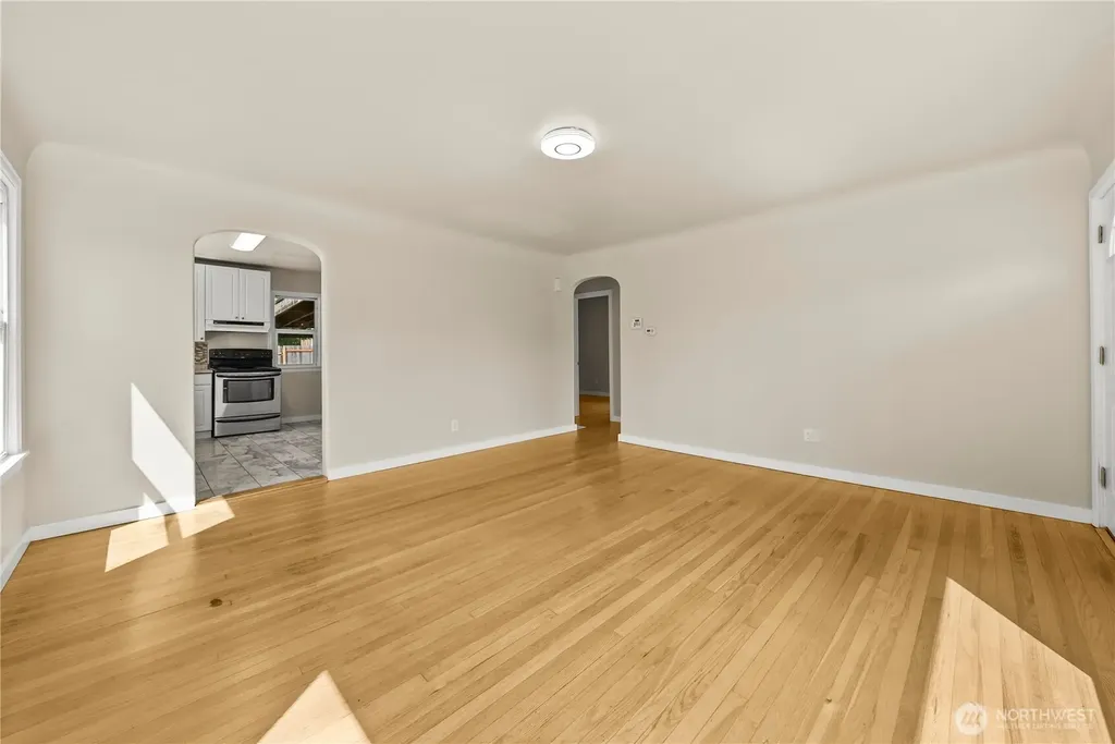 1425 S 52nd Street Tacoma WA 98408