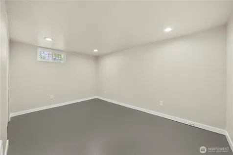 1425 S 52nd Street Tacoma WA 98408