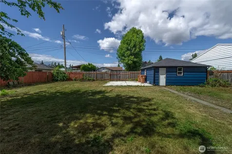 1425 S 52nd Street Tacoma WA 98408