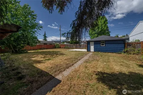 1425 S 52nd Street Tacoma WA 98408