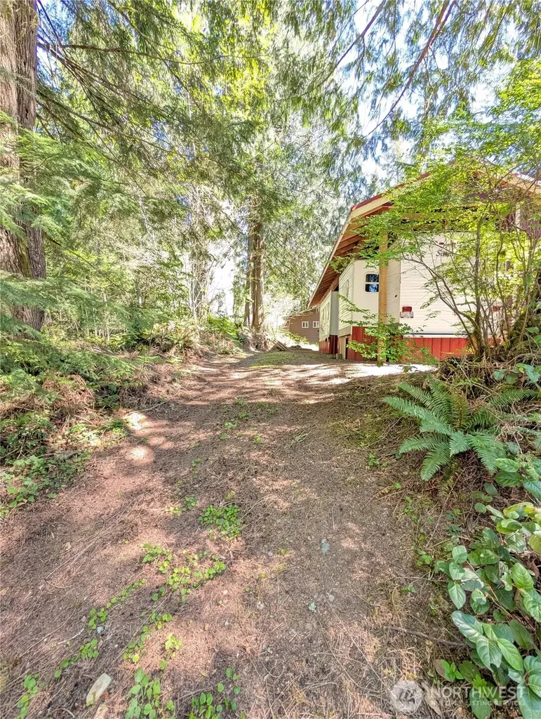 5191 Ma Kook Trail Concrete WA 98237
