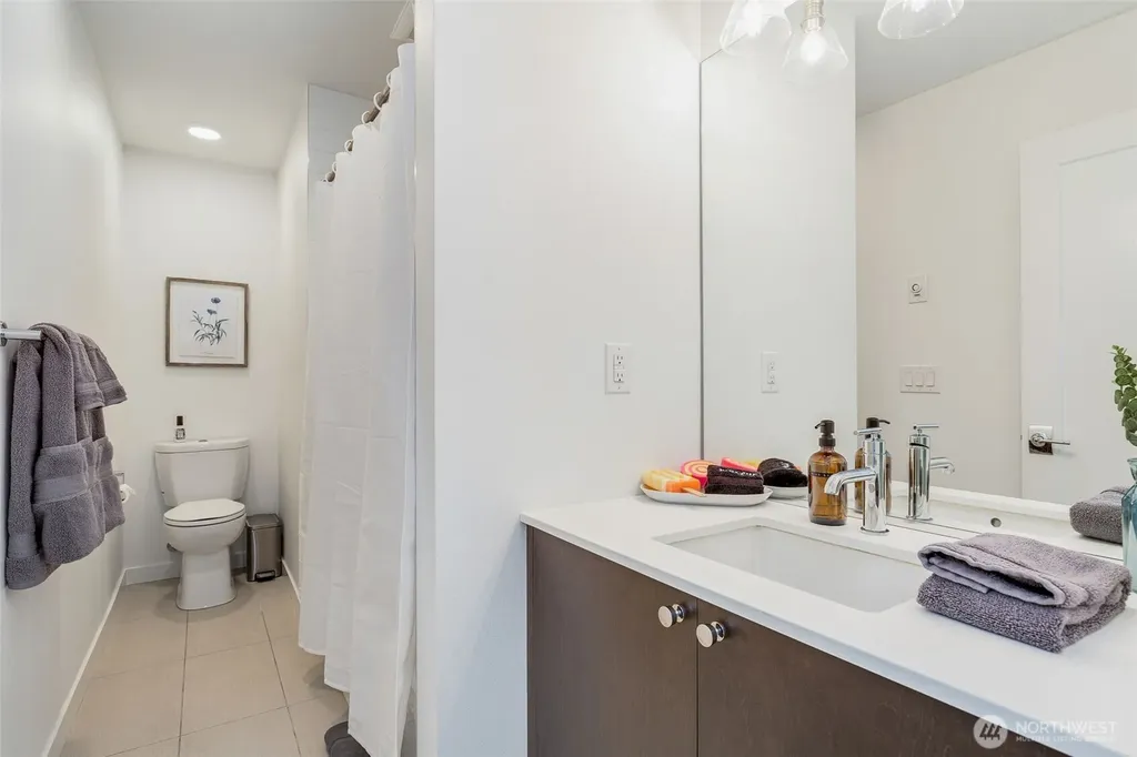 1112 13th Avenue Seattle WA 98122