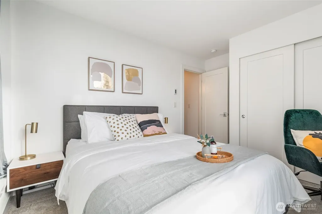 1112 13th Avenue Seattle WA 98122