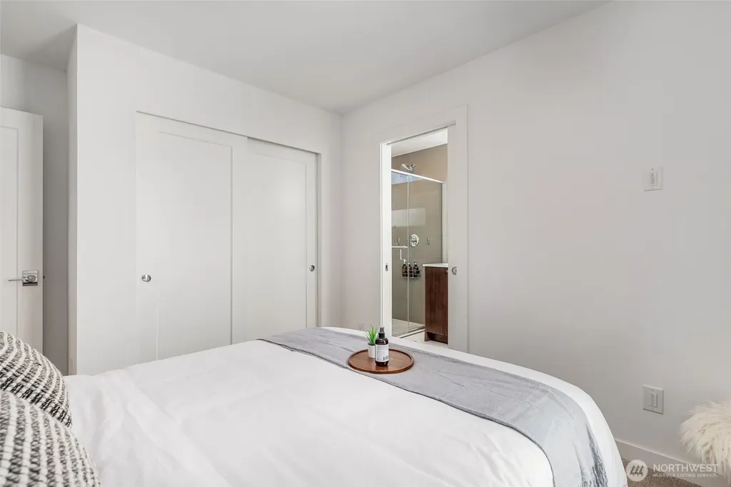 1112 13th Avenue Seattle WA 98122