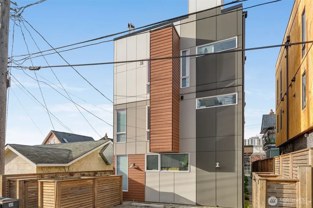 1112 13th Avenue Seattle WA 98122