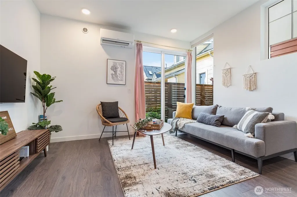 1112 13th Avenue Seattle WA 98122