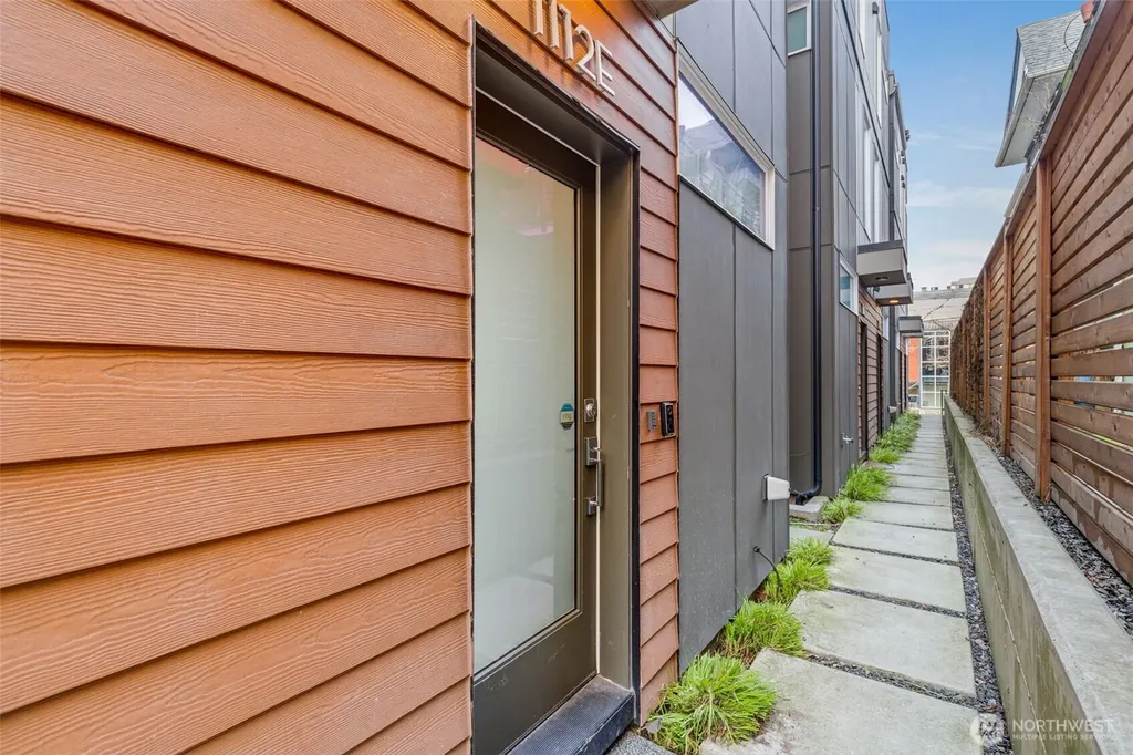 1112 13th Avenue Seattle WA 98122