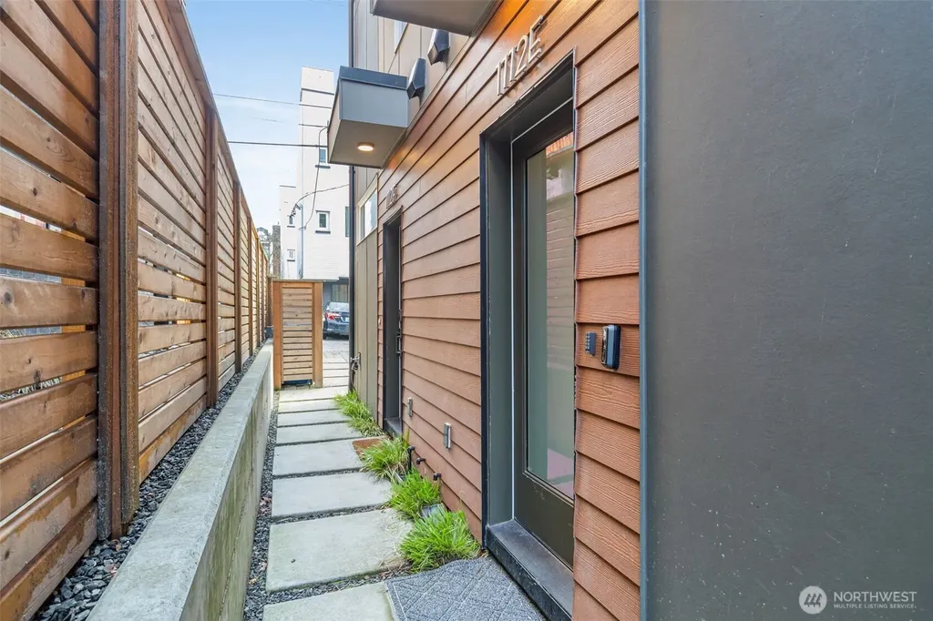 1112 13th Avenue Seattle WA 98122