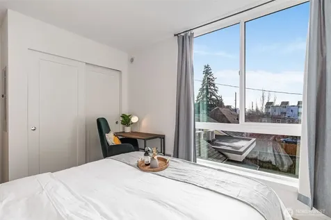 1112 13th Avenue Seattle WA 98122