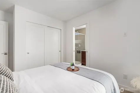 1112 13th Avenue Seattle WA 98122