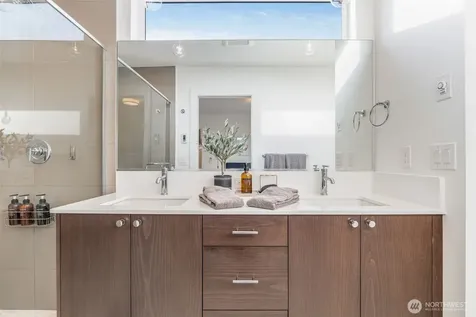 1112 13th Avenue Seattle WA 98122
