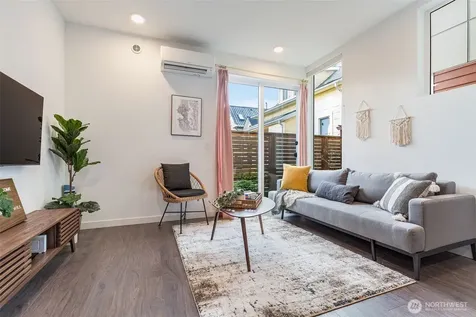 1112 13th Avenue Seattle WA 98122
