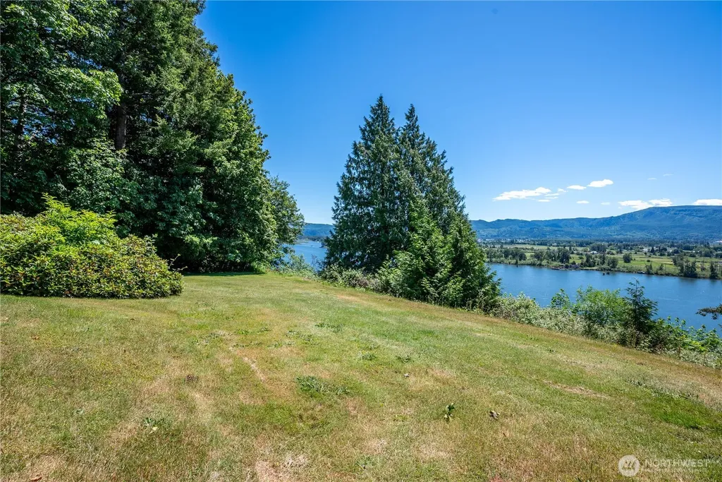 18 Island View Lane Cathlamet WA 98612