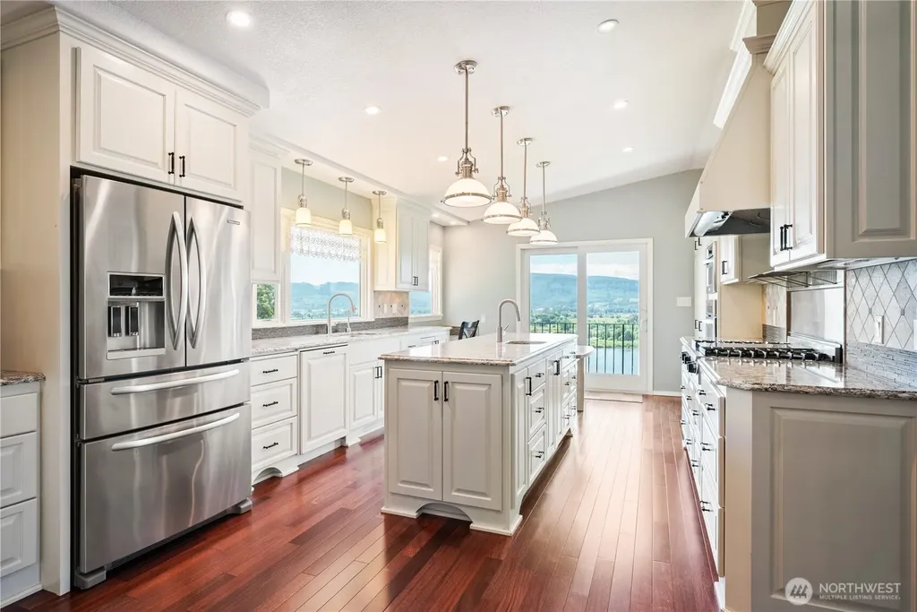 18 Island View Lane Cathlamet WA 98612