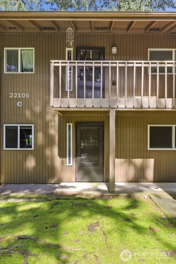 22105 66th Avenue W Mountlake Terrace WA 98043