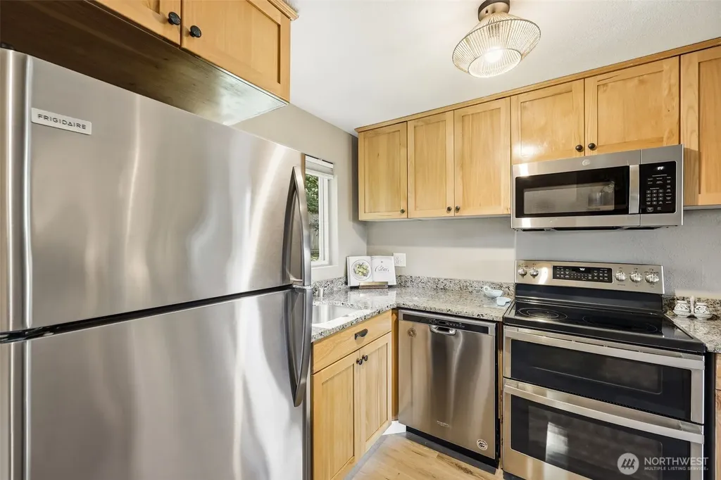 22105 66th Avenue W Mountlake Terrace WA 98043