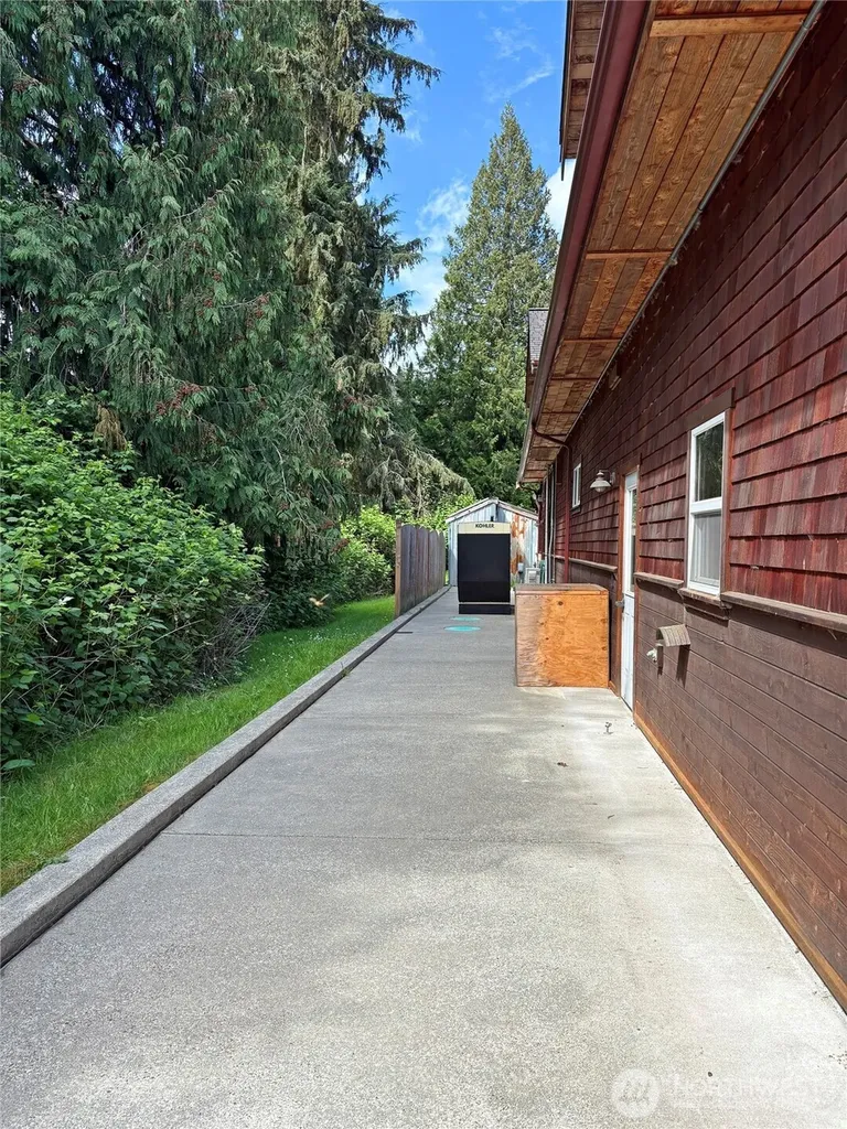 1794 Main Street Freeland WA 98249