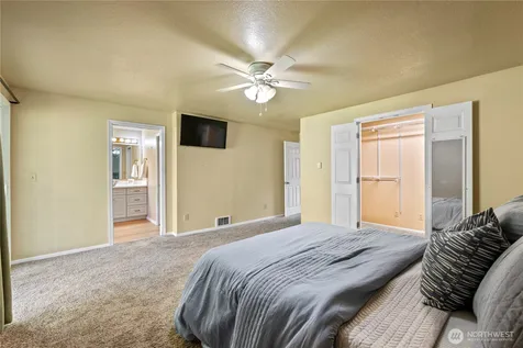 9529 62nd Dr NE Marysville WA 98270