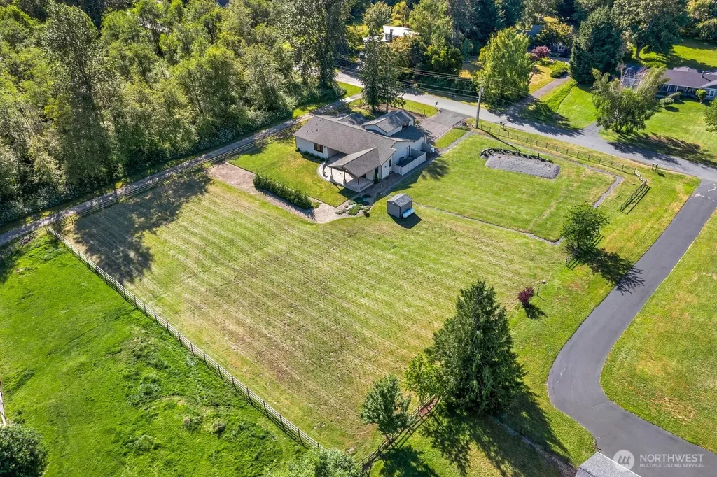 35945 SE 49th Street Fall City WA 98024