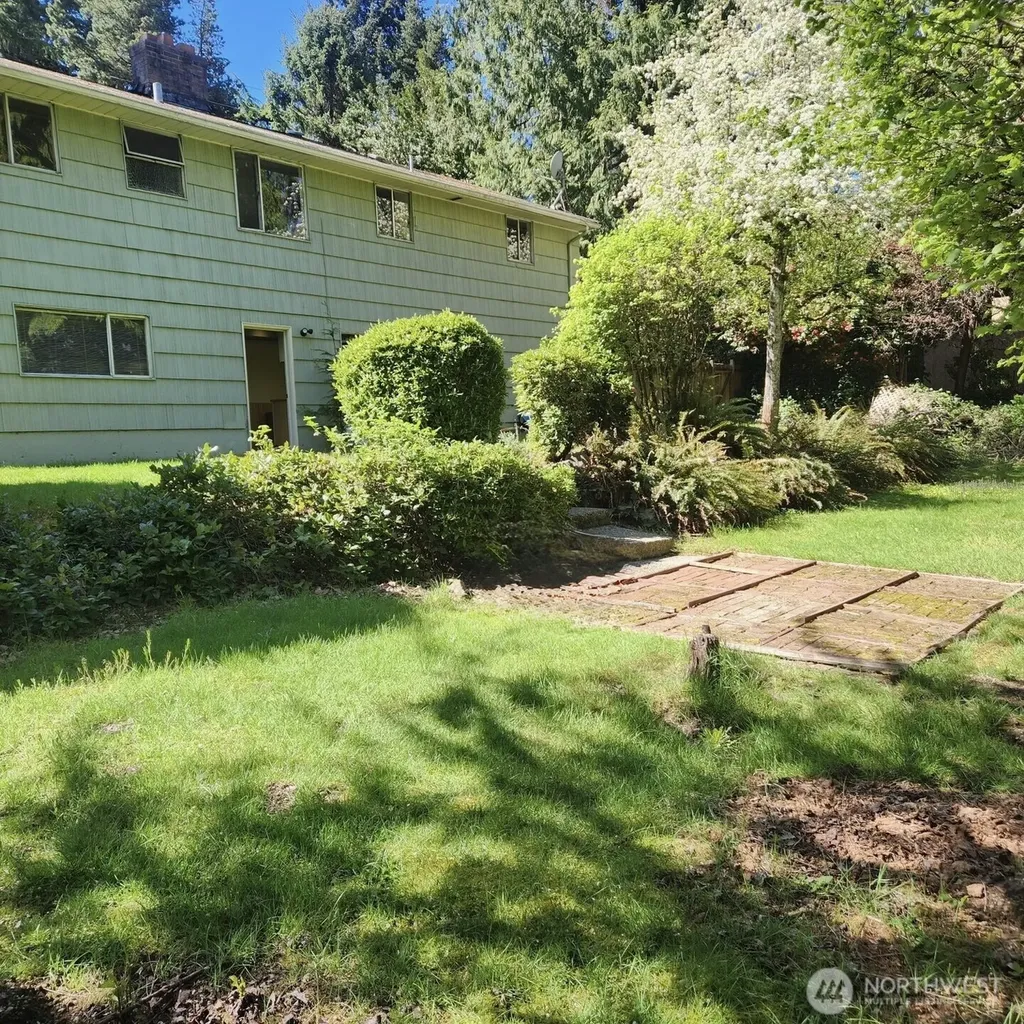 10034 SE 8th Bellevue WA 98004