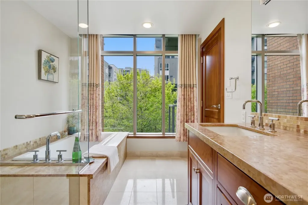 10620 NE 9th Place Bellevue WA 98004