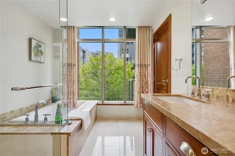 10620 NE 9th Place Bellevue WA 98004