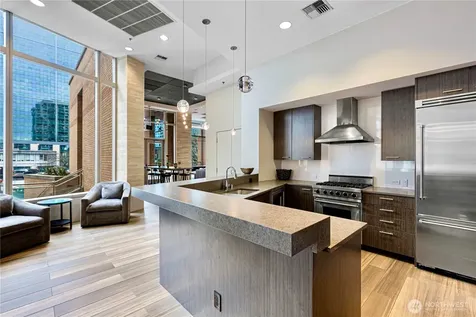 10620 NE 9th Place Bellevue WA 98004