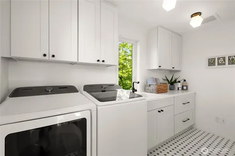 1418 Market Street Kirkland WA 98033