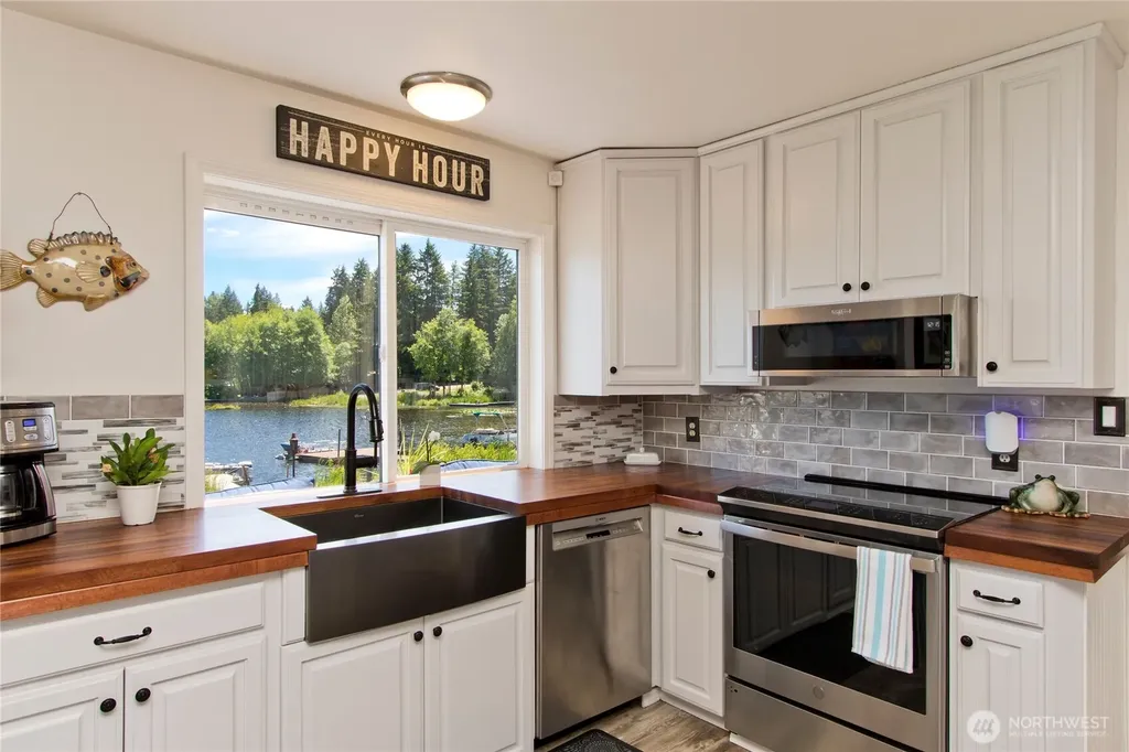 32421 Whitman Lake Drive E Graham WA 98338