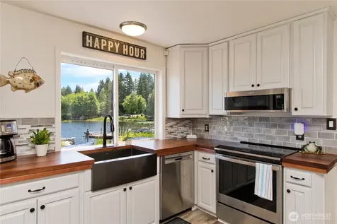 32421 Whitman Lake Drive E Graham WA 98338