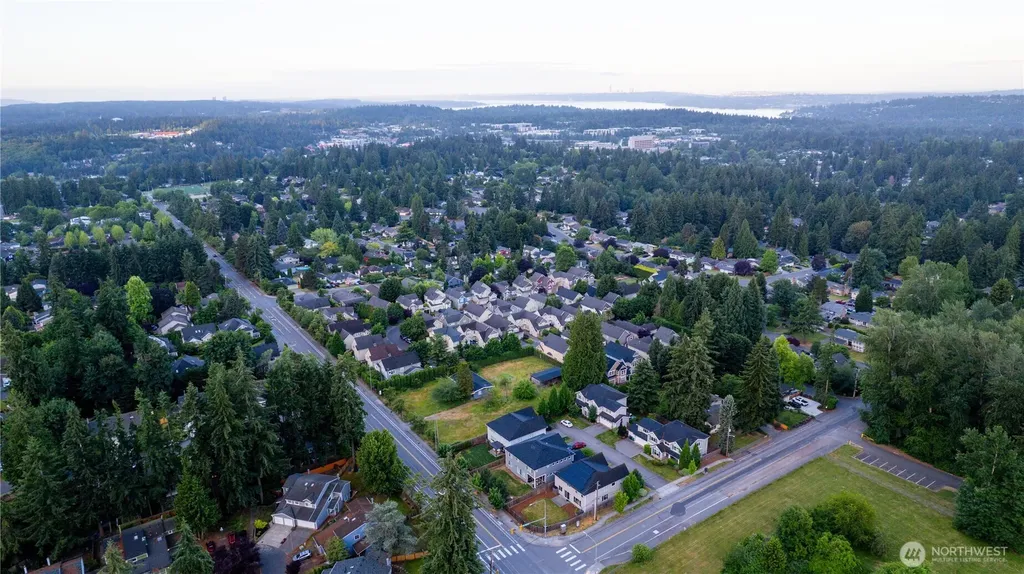 13932 131st Lane NE Kirkland WA 98034