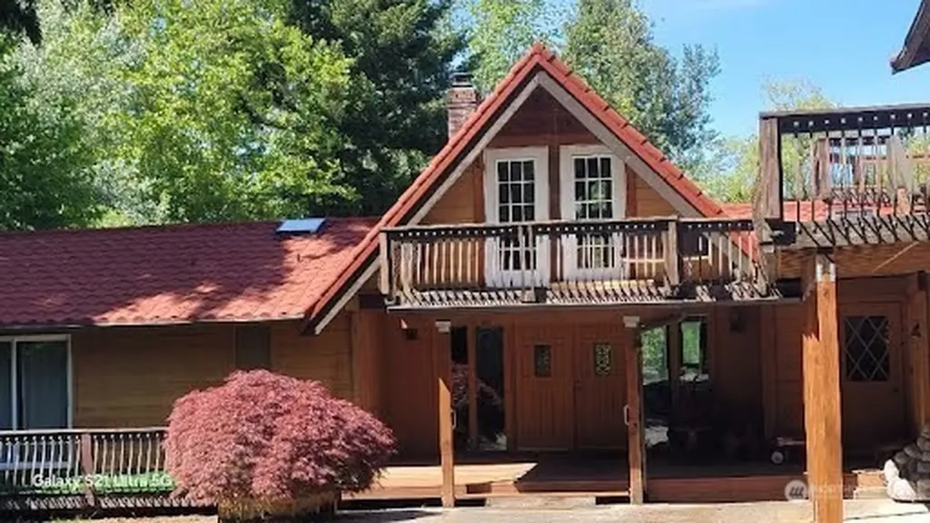 7022 NE 170th Street Kenmore WA 98028