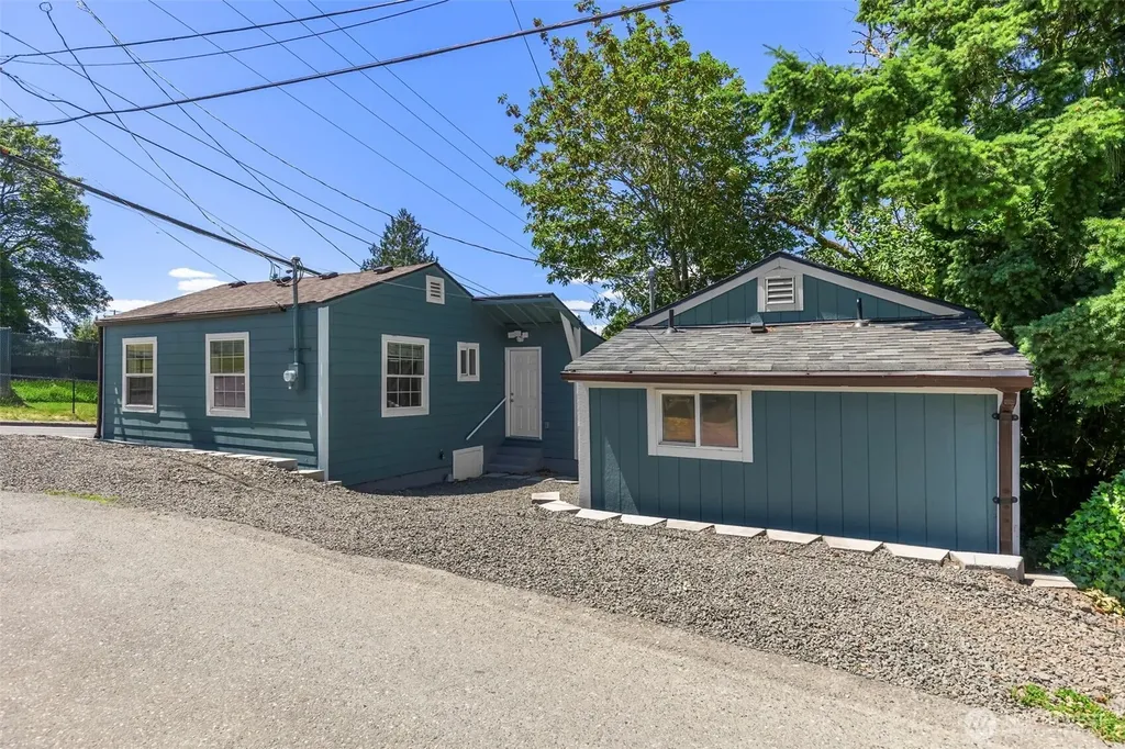 2212 15th Street Bremerton WA 98312