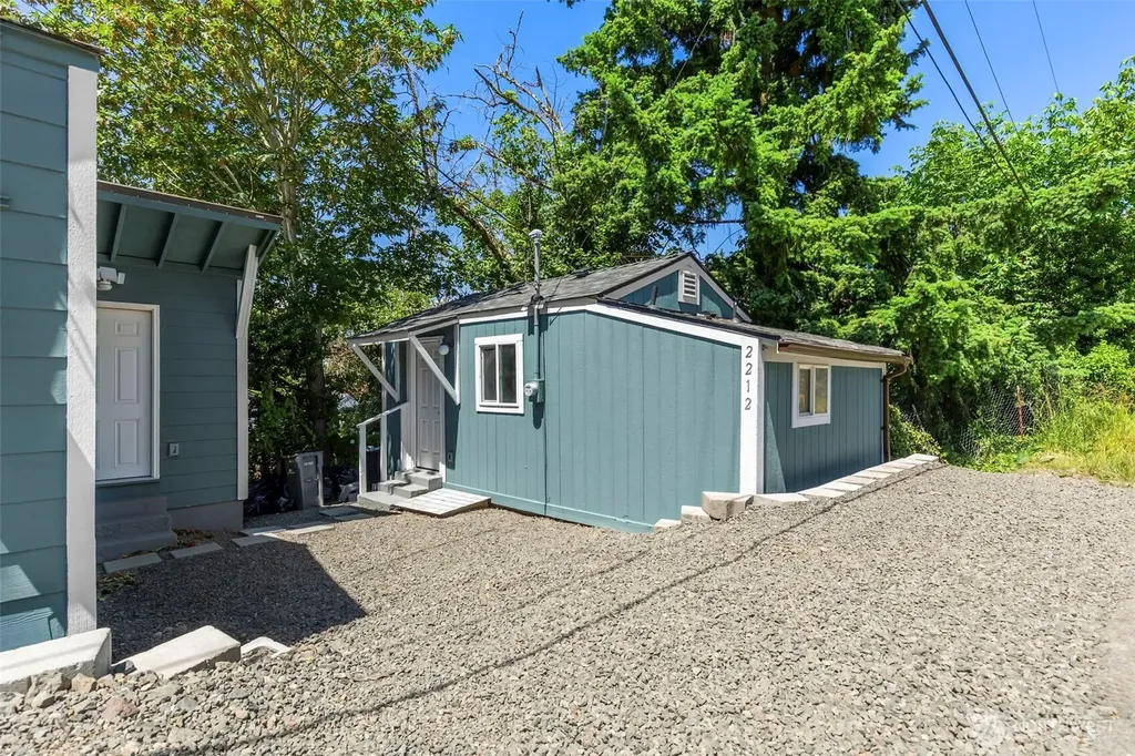 2212 15th Street Bremerton WA 98312