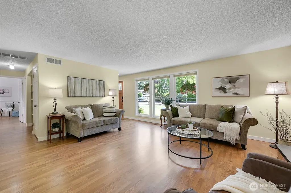 10157 NE 200th Street Bothell WA 98011
