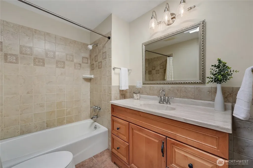 10157 NE 200th Street Bothell WA 98011