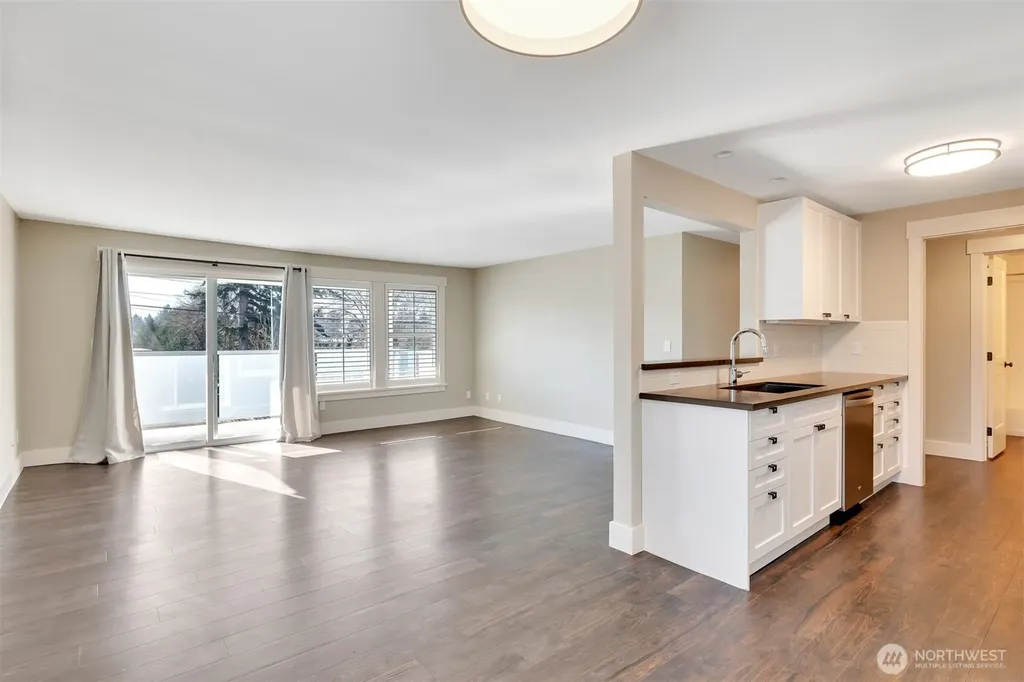 1016 SW 152nd Street Burien WA 98166