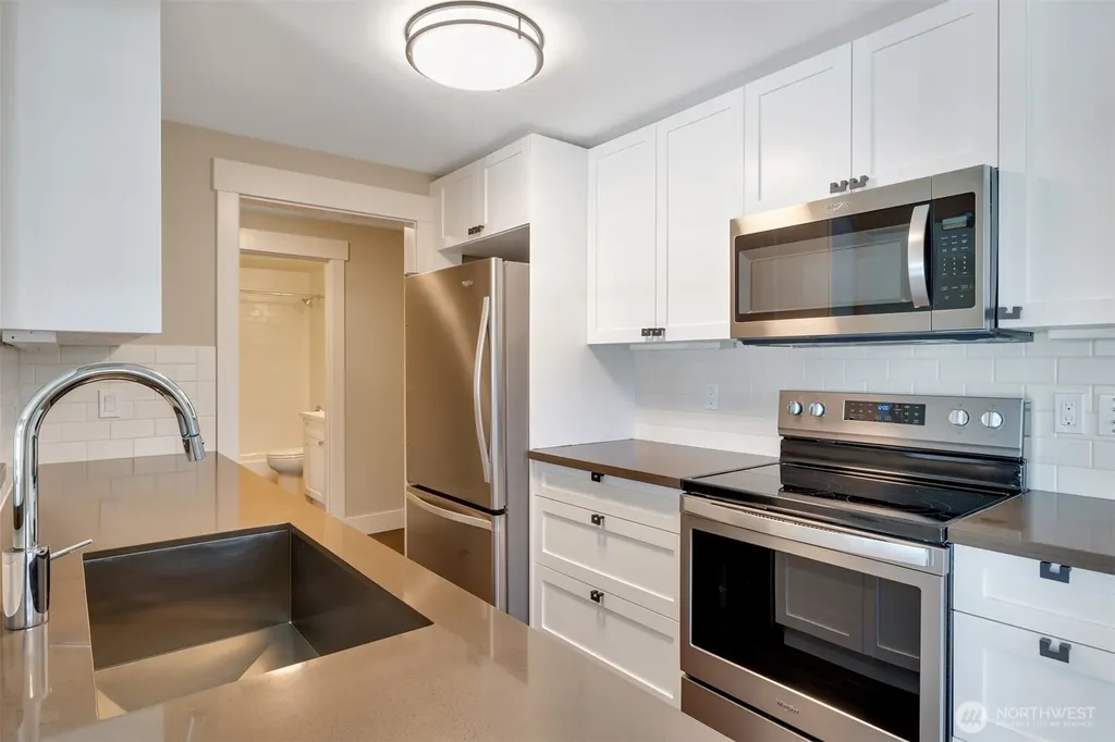 1016 SW 152nd Street Burien WA 98166