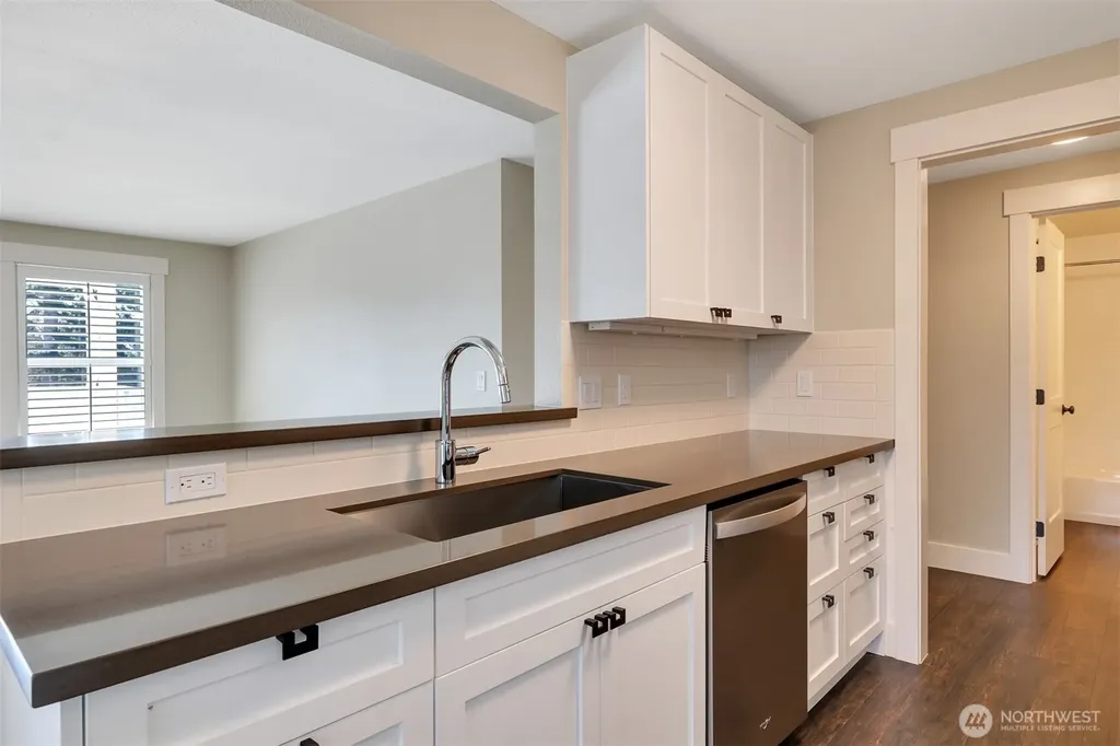 1016 SW 152nd Street Burien WA 98166