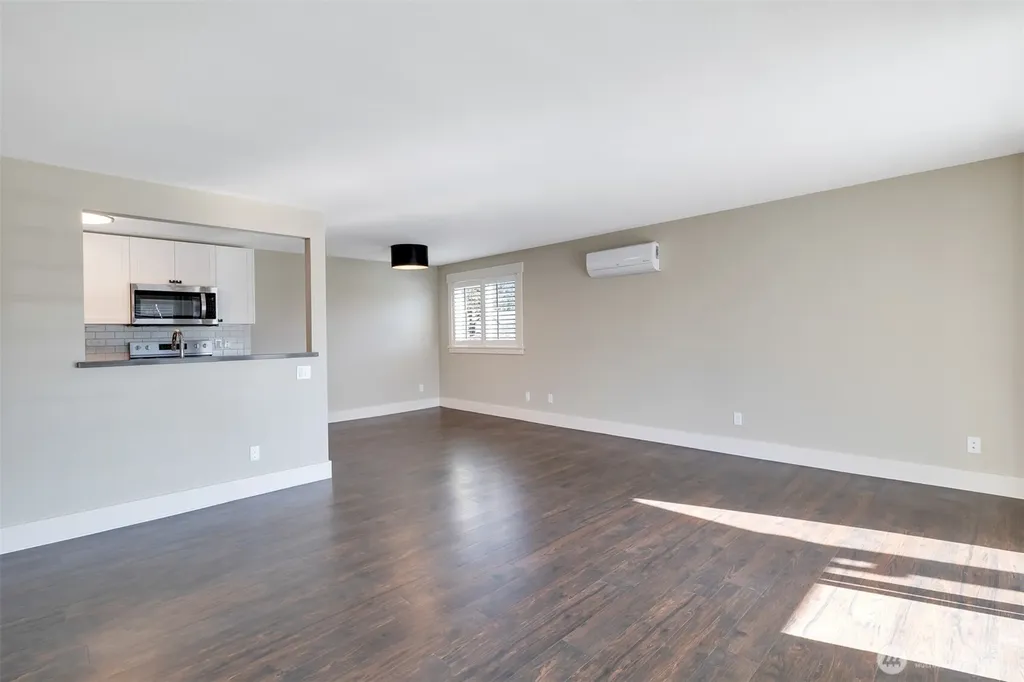 1016 SW 152nd Street Burien WA 98166