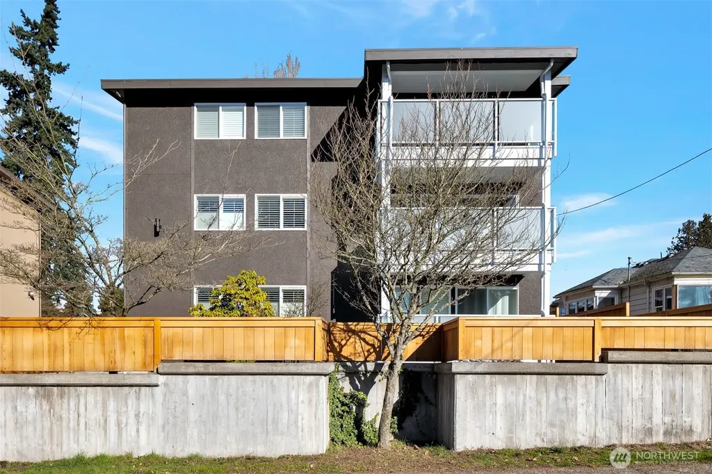 1016 SW 152nd Street Burien WA 98166
