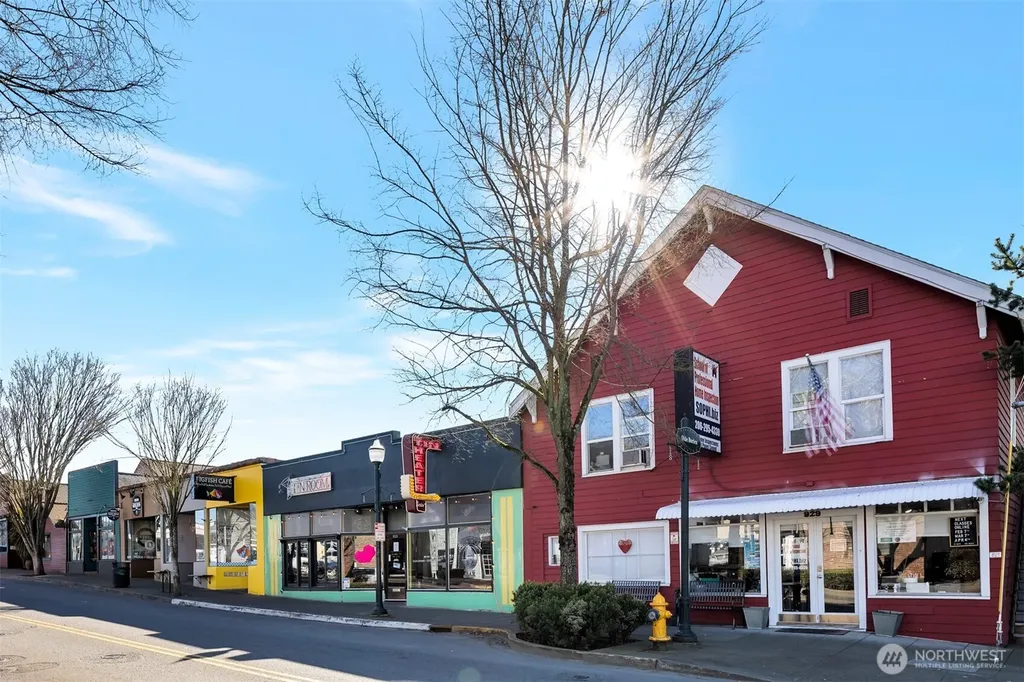 1016 SW 152nd Street Burien WA 98166