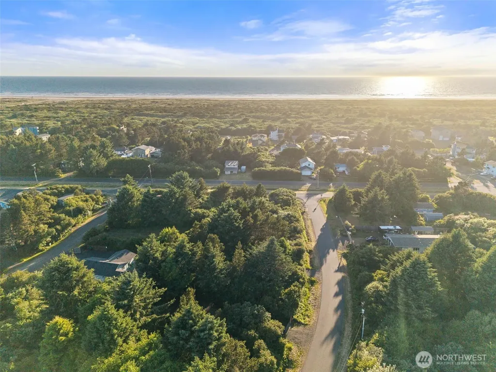 193 N Narwhal Loop NW Ocean Shores WA 98569