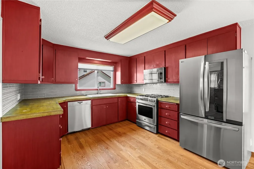 926 6th Avenue SW Puyallup WA 98371
