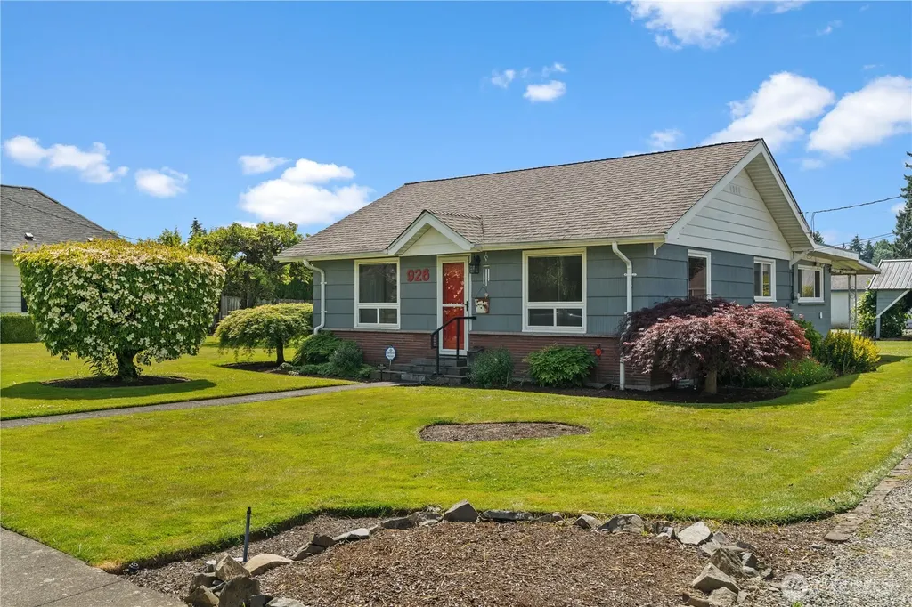 926 6th Avenue SW Puyallup WA 98371