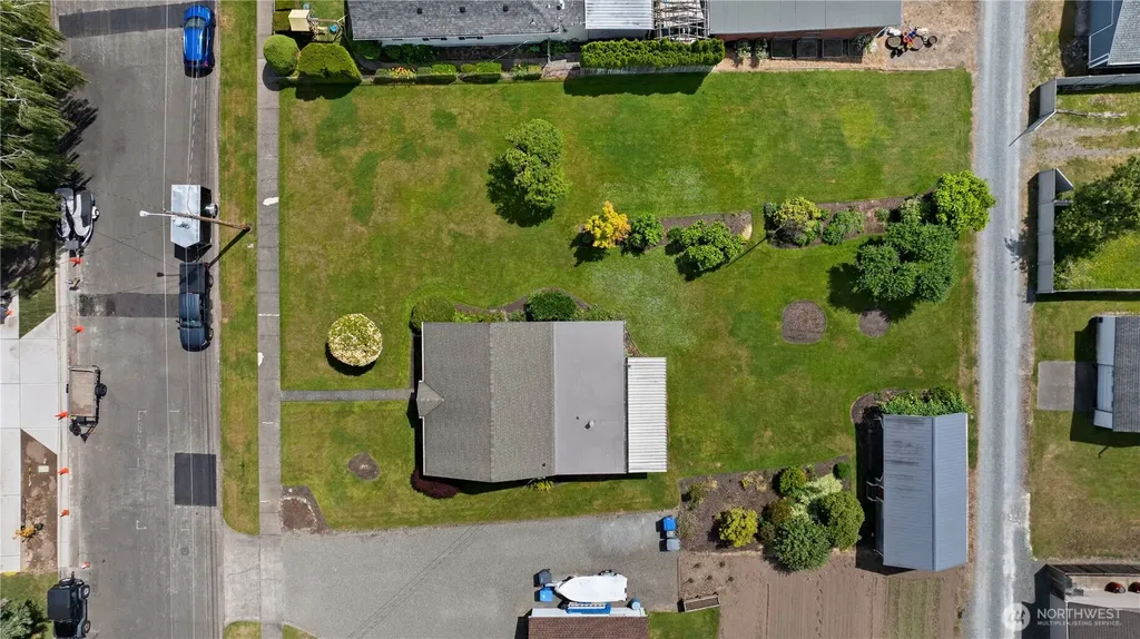926 6th Avenue SW Puyallup WA 98371
