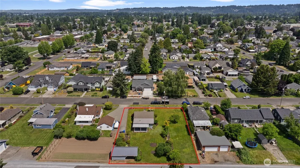 926 6th Avenue SW Puyallup WA 98371